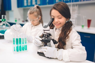 Buying Student Microscopes: 7 Things to Keep in Mind